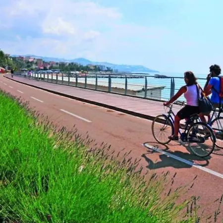 50 Mt Mare Con Parcheggio Riservato *